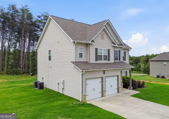 Homes for sale in Rydal, GA | 61 N Village Cir, Rydal, GA 30171 | MLS# 10775143