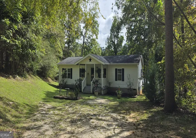 Photo 2 of Sale Pending at 111 Southshore Rd, Eatonton, GA 31024 | MLS# 10623392 | Listing updated on 2025-10-31
