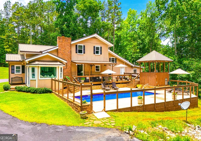 Photo 3 of Single family home for sale at 11 Edgewater Ct, Griffin, GA 30223 | MLS# 10827103 | Listing updated on 2026-09-27