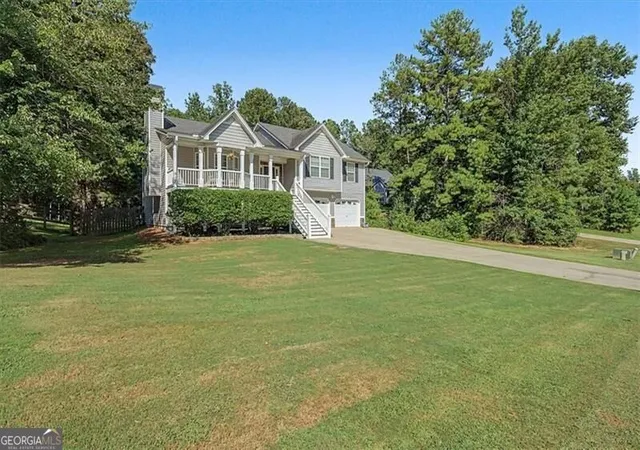 Photo 4 of Sale Pending at 198 Meadow Spring Ct, Temple, GA 30179 | MLS# 10833436 | Listing updated on 2026-09-03