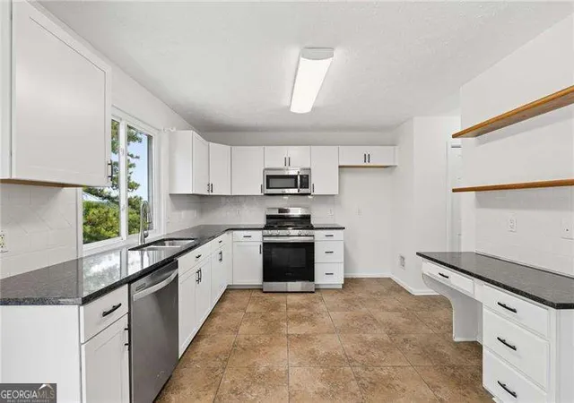 Photo 3 of Single family home for sale at 1647 River Springs Wy, Suwanee, GA 30024 | MLS# 10815319 | Listing updated on 2026-08-27
