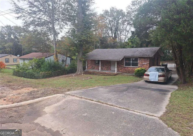 Single family home for sale at 1052 Hightower Rd, Macon, GA 31206 | MLS# 10808903