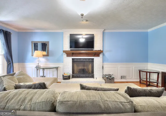 2nd image of 1961 Shoreline Tr, Grayson, GA 30017 | MLS# 10816165