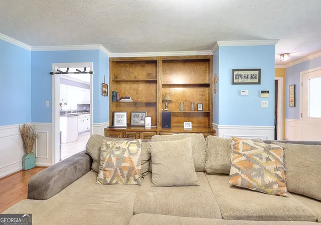 Photo 3 of Single family home for sale at 1961 Shoreline Tr, Grayson, GA 30017 | MLS# 10816165 | Listing updated on 2026-09-21