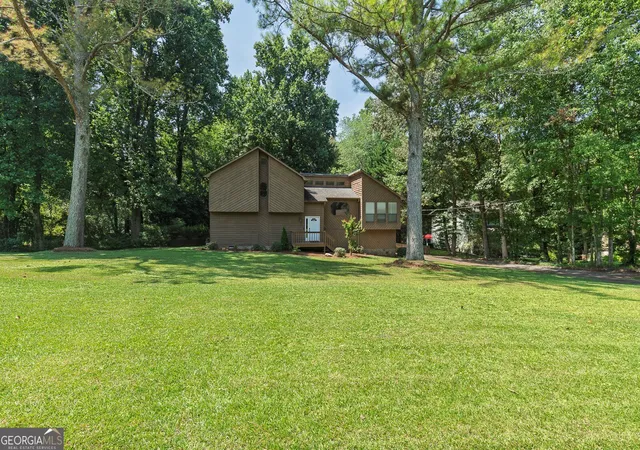 Photo 3 of Single family home for sale at 6499 Will Dupree Ln, Acworth, GA 30102 | MLS# 10832366 | Listing updated on 2026-10-15