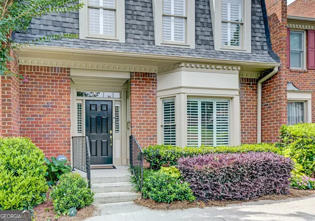Homes for sale in Atlanta, GA | 10 Ne Plantation Dr, Atlanta, GA 30324 | MLS# 10797856