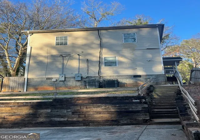 1st image of 2005 Lois Pl Nw, Atlanta, GA 30318 | MLS# 10802537