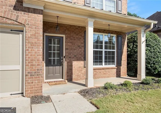 Photo 3 of Single family home for sale at 4825 Silver Leaf Dr, Cumming, GA 30040 | MLS# 10825434 | Listing updated on 2026-10-28