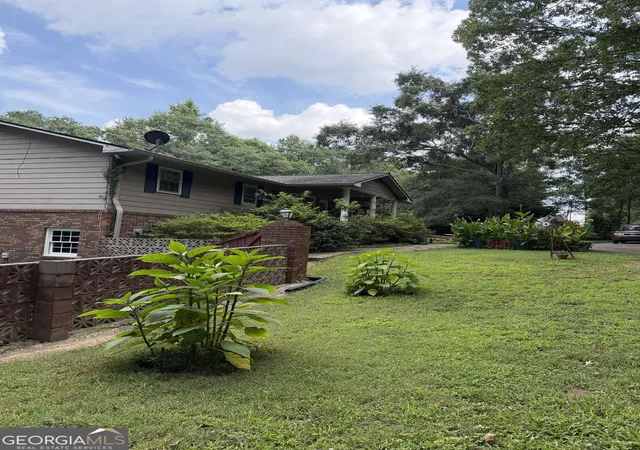 Photo 3 of Single family home for sale at 329 Riverbend Dr, Royston, GA 30662 | MLS# 10796455 | Listing updated on 2026-09-14