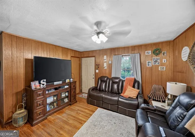 Photo 4 of Single family home for sale at 216 Harris St, Warner Robins, GA 31093 | MLS# 10819556 | Listing updated on 2026-08-19
