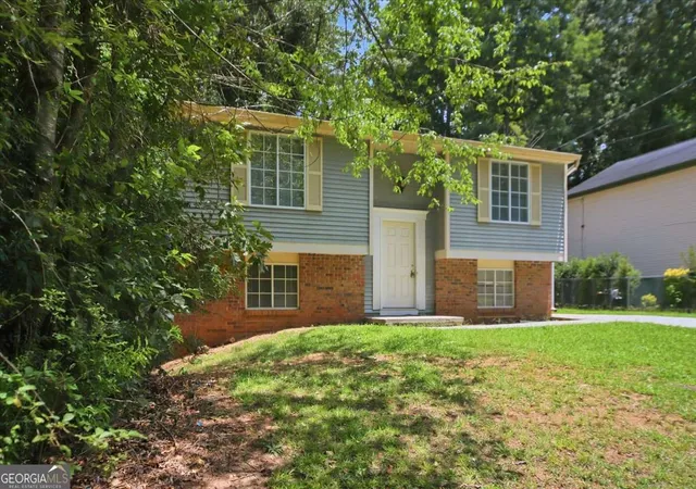 Photo 2 of Single family home for sale at 2116 Scarbrough Rd, Stone Mountain, GA 30088 | MLS# 10801468 | Listing updated on 2026-09-04