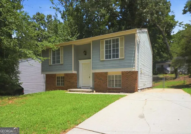 Photo 3 of Single family home for sale at 2116 Scarbrough Rd, Stone Mountain, GA 30088 | MLS# 10801468 | Listing updated on 2026-09-04