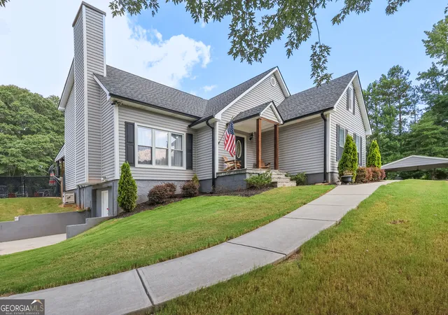 Photo 3 of Single family home for sale at 120 Fox Run Ct, Mcdonough, GA 30253 | MLS# 10806387 | Listing updated on 2026-08-27