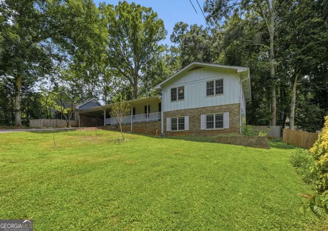 Photo 2 of Single family home for sale at 4362 White Oak Dr, Buford, GA 30518 | MLS# 10804025 | Listing updated on 2026-09-28