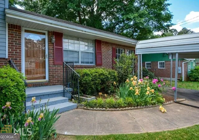 image of 110 Flint River Rd, Jonesboro, GA 30238 | MLS# 10576629