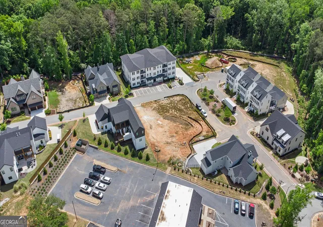 Listing Photo 2 - Condo for sale in building located at 1050 Blair Ln, Peachtree City, GA 30269 - Unit #302