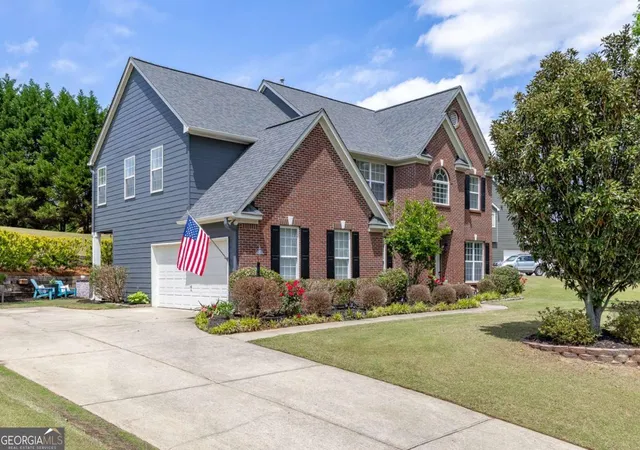 4th image of 933 Cruce Lake Dr, Hoschton, GA 30548 | MLS# 10816192