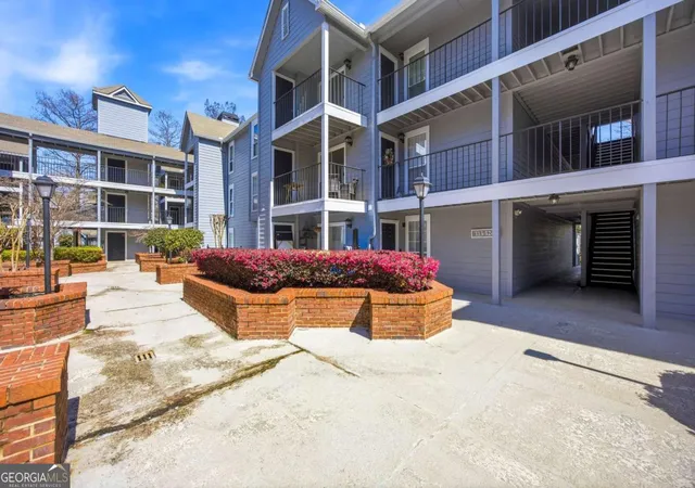 Photo 3 of Condo for sale at 120 Granville Ct, Atlanta, GA 30328 | MLS# 10822768 | Listing updated on 2026-10-01