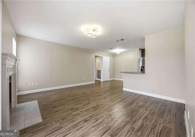 Photo 3 of Condo for sale at 120 Granville Ct, Atlanta, GA 30328 | MLS# 10822768 | Listing updated on 2026-10-01