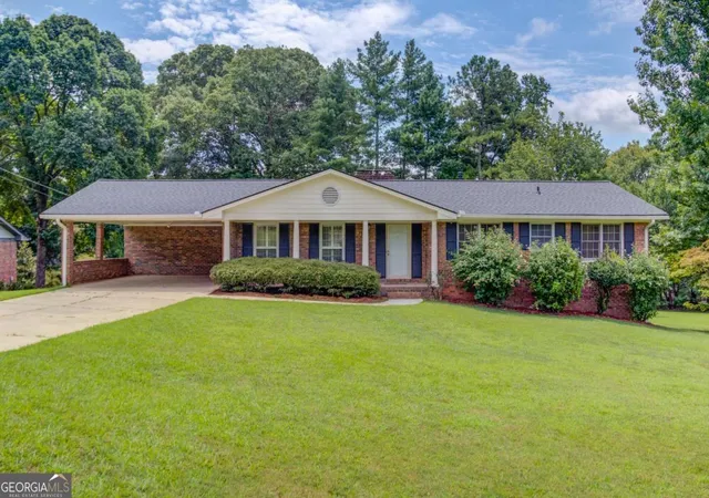 1st image of 4461 S Roberts Dr, Sugar Hill, GA 30518 | MLS# 10813997