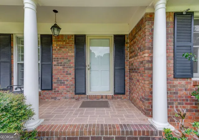 2nd image of 4461 S Roberts Dr, Sugar Hill, GA 30518 | MLS# 10813997