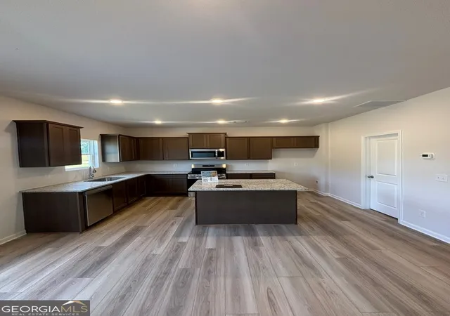 4th image of 218 Hampton Hollow Dr, Jefferson, GA 30549 | MLS# 10720906