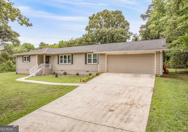 Homes for sale in Carrollton, GA | 25 Pine Chase Dr, Carrollton, GA 30116 | MLS# 10774980