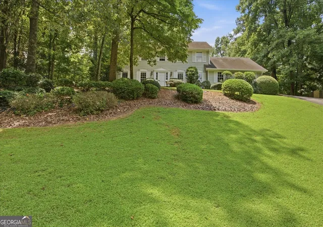 Photo 2 of Sale Pending at 245 Lakemont Dr, Roswell, GA 30075 | MLS# 10821665 | Listing updated on 2026-08-24