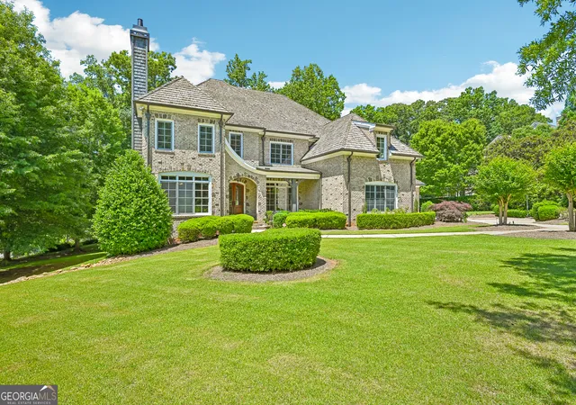 Photo 2 of Single family home for sale at 880 Crabapple Hl, Milton, GA 30004 | MLS# 10780185 | Listing updated on 2026-09-11