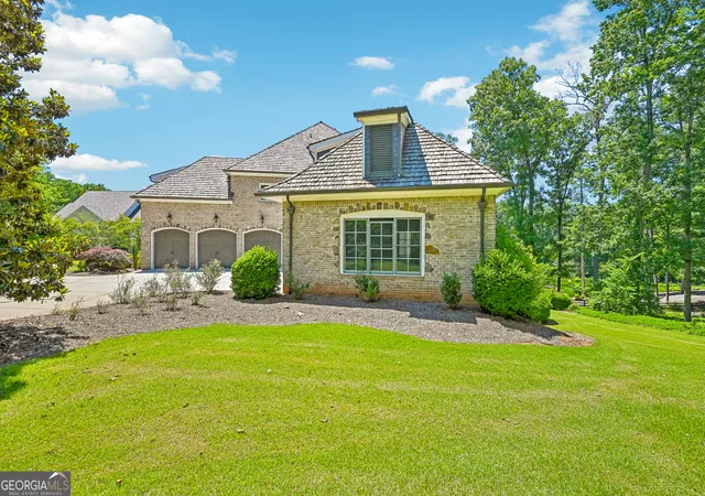 Photo 3 of Single family home for sale at 880 Crabapple Hl, Milton, GA 30004 | MLS# 10780185 | Listing updated on 2026-09-11