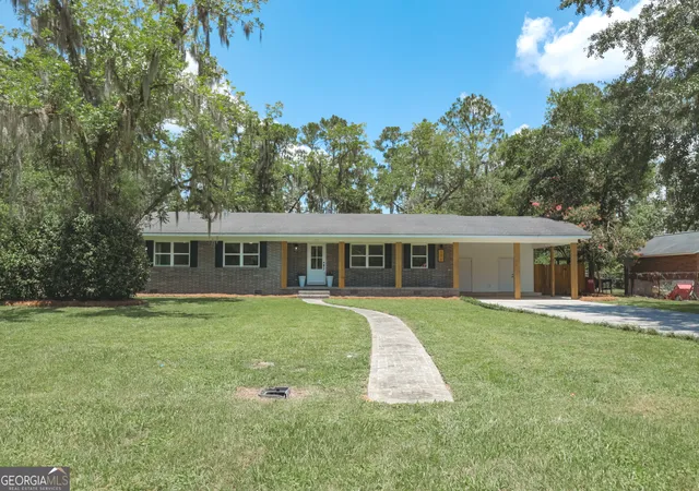 Photo 1 of Single family home for sale at 106 Pinehurst Dr, Blackshear, GA 31516 | MLS# 10809149 | Listing updated on 2026-09-18