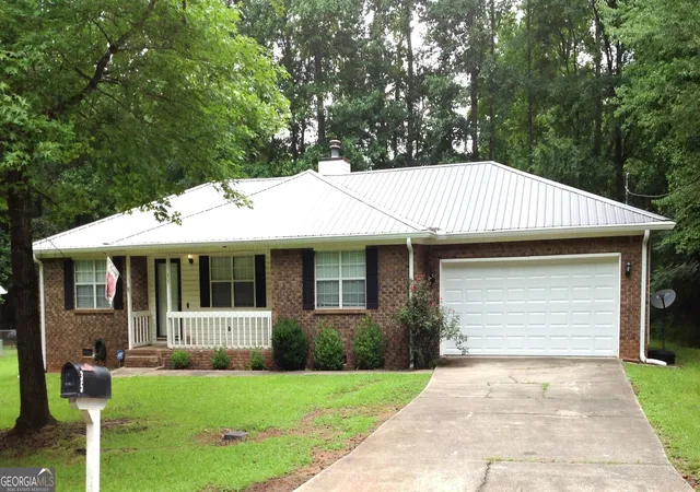 1st image of 35 Woodland Dr, Weaver, AL 36277 | MLS# 10826148