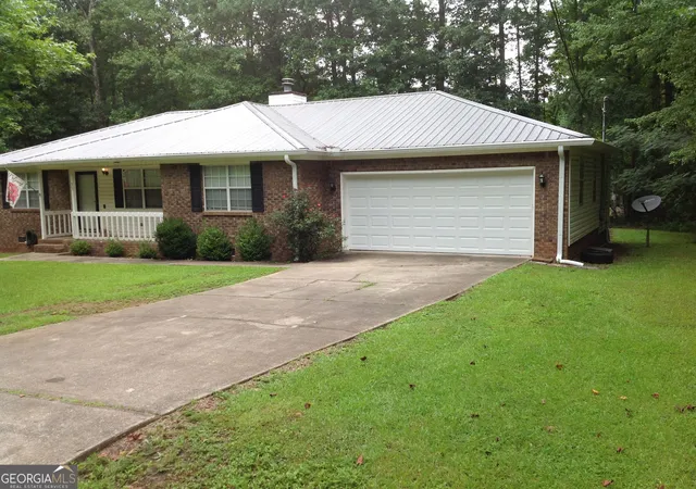 3rd image of 35 Woodland Dr, Weaver, AL 36277 | MLS# 10826148