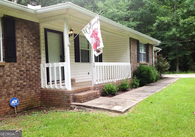 4th image of 35 Woodland Dr, Weaver, AL 36277 | MLS# 10826148
