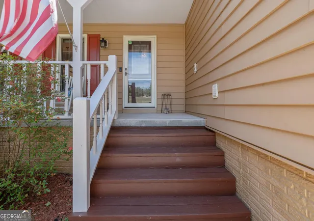 Photo 4 of Sale Pending at 210 Heritage Farm Ln, Fayetteville, GA 30215 | MLS# 10758742 | Listing updated on 2026-06-12