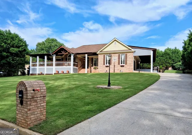 Photo 2 of Single family home for sale at 11524 Summer Tr, Hampton, GA 30228 | MLS# 10782734 | Listing updated on 2026-08-24