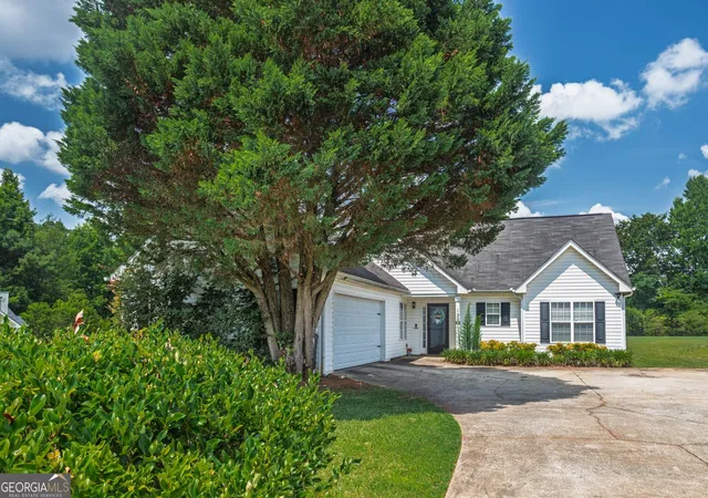 Photo 2 of Sale Pending at 130 Mills Lndg, Covington, GA 30016 | MLS# 10801432 | Listing updated on 2026-09-04