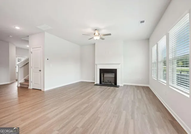 Photo 4 of Single family home for sale at 104 Vickers Point Dr, Fairburn, GA 30213 | MLS# 10806513 | Listing updated on 2026-09-14