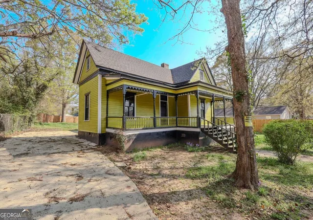 Photo 3 of Single family home for sale at 711 Davis St, Monroe, GA 30655 | MLS# 10718819 | Listing updated on 2026-09-23