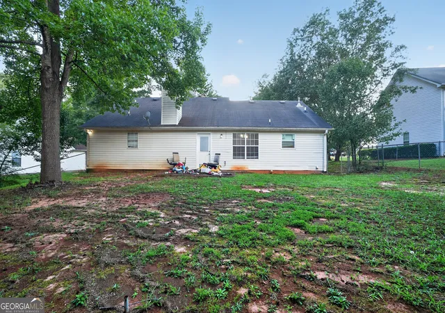 Photo 2 of Single family home for sale at 3050 Regal Dr, Mcdonough, GA 30253 | MLS# 10807946 | Listing updated on 2026-10-07
