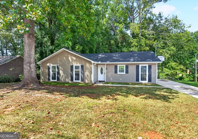 1st image of 400 Woodland Dr, Lagrange, GA 30241 | MLS# 10832333