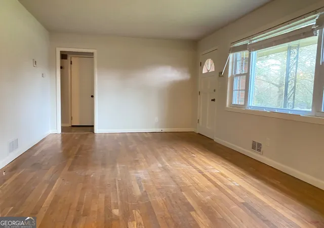 Photo 3 of Single family home for sale at 197 Cooper Lake Rd Se, Mableton, GA 30126 | MLS# 10706003 | Listing updated on 2026-06-27