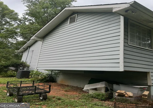 Photo 4 of Single family home for sale at 550 Jana Ln, Mcdonough, GA 30252 | MLS# 10810055 | Listing updated on 2026-09-11