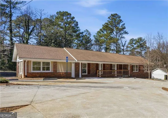 Photo 2 of Single family home for sale at 2239 Scenic Dr, Snellville, GA 30078 | MLS# 10790629 | Listing updated on 2026-07-06