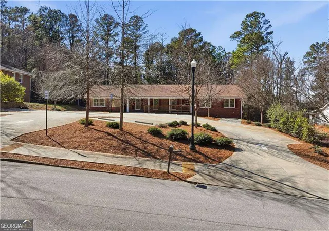Photo 3 of Single family home for sale at 2239 Scenic Dr, Snellville, GA 30078 | MLS# 10790629 | Listing updated on 2026-07-06