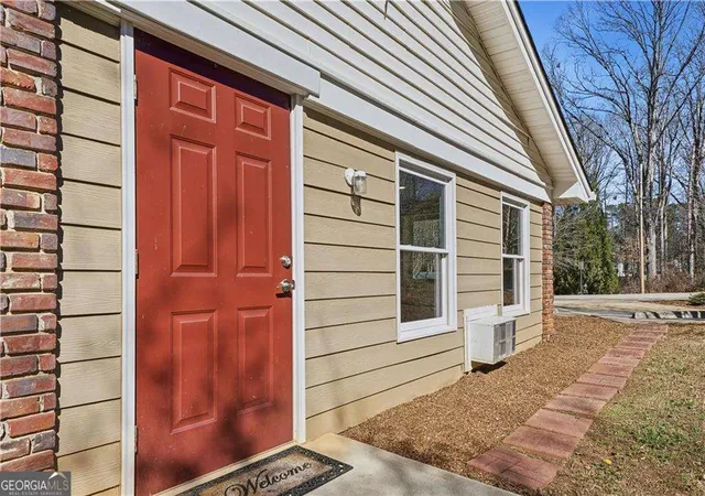 Photo 3 of Single family home for sale at 2239 Scenic Dr, Snellville, GA 30078 | MLS# 10790629 | Listing updated on 2026-07-06