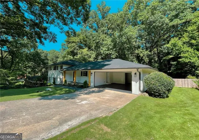 Photo 3 of Single family home for sale at 3539 Embry Cir, Atlanta, GA 30341 | MLS# 10790542 | Listing updated on 2026-10-12
