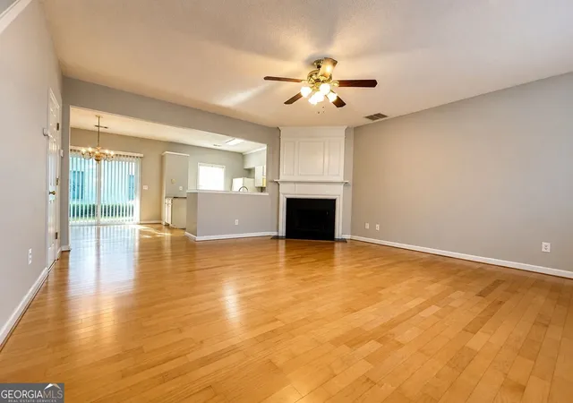 Photo 4 of Townhouse for sale at 5275 Reps Tr, Norcross, GA 30071 | MLS# 10834289 | Listing updated on 2026-09-13