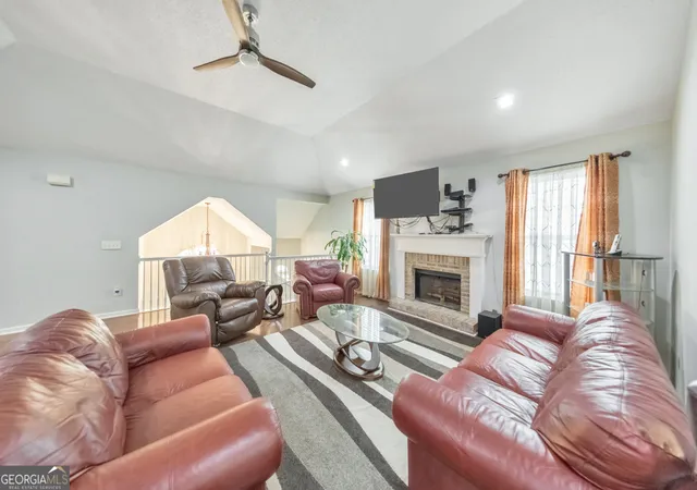 Photo 4 of Single family home for sale at 1979 Stonecrest Dr, Austell, GA 30106 | MLS# 10787783 | Listing updated on 2026-10-09