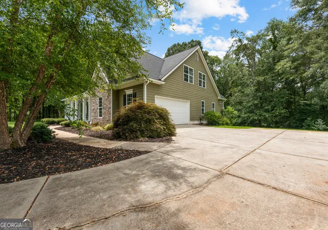 Photo 3 of Single family home for sale at 285 Huckaby Rd, Brooks, GA 30205 | MLS# 10807836 | Listing updated on 2026-09-08